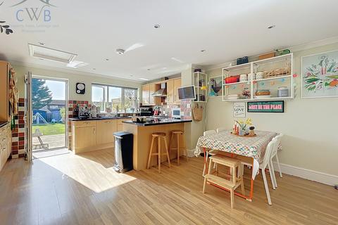 3 bedroom detached house for sale, Constitution Hill, Snodland, ME6