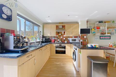 3 bedroom detached house for sale, Constitution Hill, Snodland, ME6