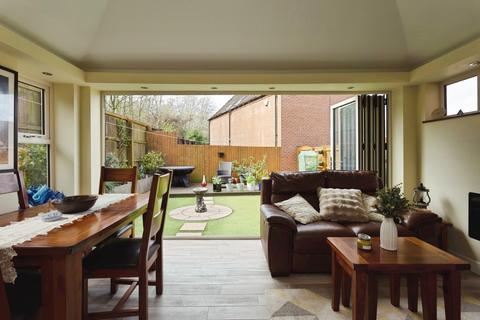 4 bedroom end of terrace house for sale, Medway Drive, Bingham, Nottingham, Nottinghamshire, NG13