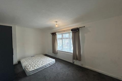 2 bedroom house to rent, Fitzstephen Road, Dagenham, RM8