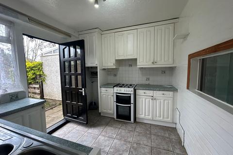 2 bedroom house to rent, Fitzstephen Road, Dagenham, RM8
