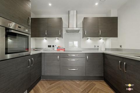 2 bedroom flat for sale, South Park Court, Havant PO9