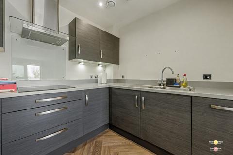 2 bedroom flat for sale, South Park Court, Havant PO9