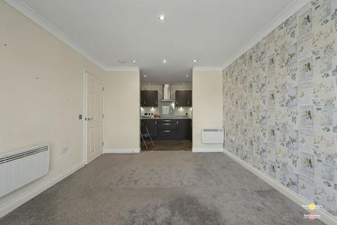 2 bedroom flat for sale, South Park Court, Havant PO9