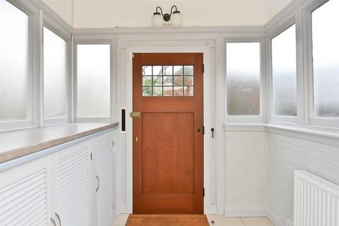 3 bedroom detached house for sale, High Road, Essendon Hatfield AL9