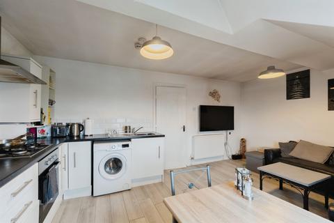 2 bedroom flat for sale, Grange Road West, Prenton