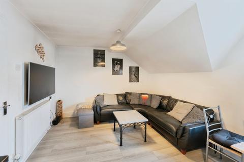 2 bedroom flat for sale, Grange Road West, Prenton
