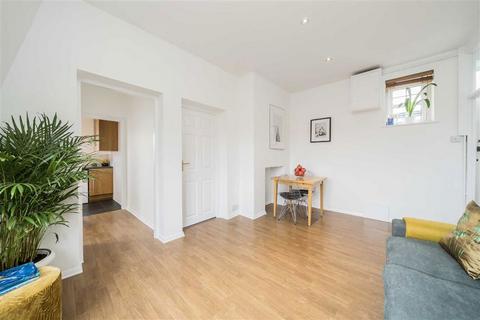 2 bedroom flat for sale, Cambridge Heath Road, London E2