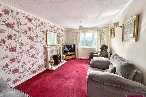 2 bedroom flat for sale, Ty Gwylfa, Sandy Lane, Prestatyn, Denbighshire LL19 7SB