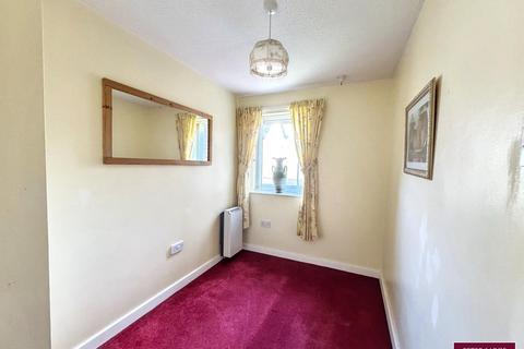 2 bedroom flat for sale, Ty Gwylfa, Sandy Lane, Prestatyn, Denbighshire LL19 7SB