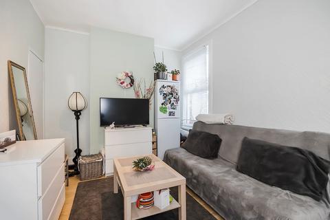 2 bedroom house for sale, Stewart Road, London E15