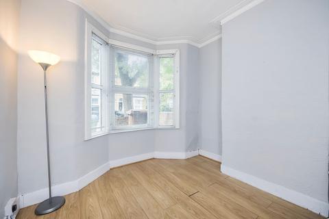 2 bedroom house for sale, Stewart Road, London E15