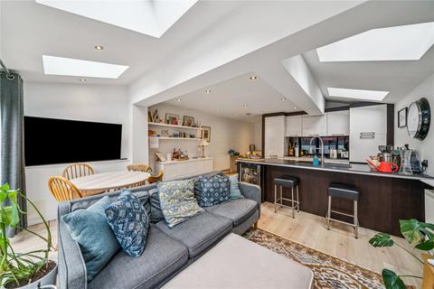 2 bedroom apartment for sale, Parma Crescent, SW11