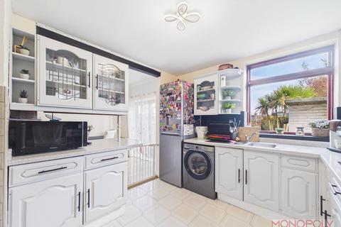 3 bedroom semi-detached house for sale, Warwick Avenue, Wrexham
