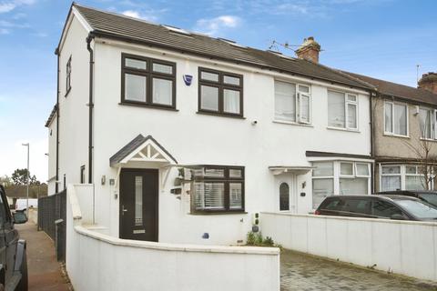 Mayswood Gardens, Dagenham, RM10