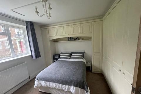 1 bedroom in a house share to rent, Longbridge Road, Barking IG11