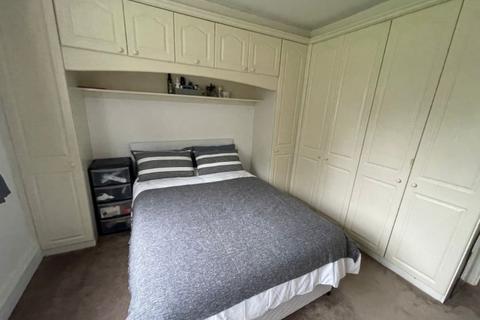 1 bedroom in a house share to rent, Longbridge Road, Barking IG11