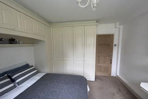 1 bedroom in a house share to rent, Longbridge Road, Barking IG11