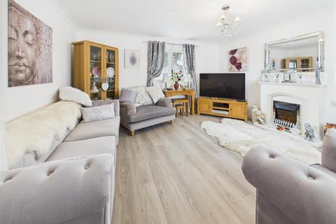2 bedroom semi-detached bungalow for sale, 2 Oaklands, Woodhall Spa