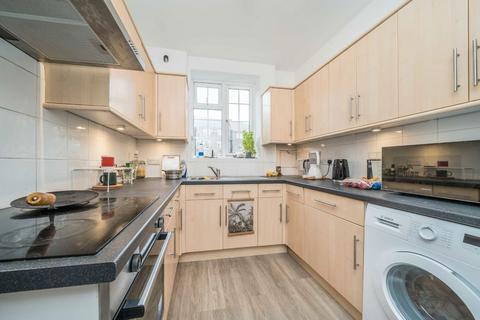 1 bedroom flat to rent, Birkenhead Avenue, Kingston Upon Thames KT2