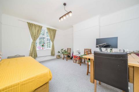 1 bedroom flat to rent, Birkenhead Avenue, Kingston Upon Thames KT2