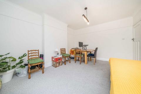 1 bedroom flat to rent, Birkenhead Avenue, Kingston Upon Thames KT2