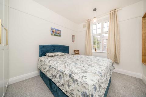 1 bedroom flat to rent, Birkenhead Avenue, Kingston Upon Thames KT2