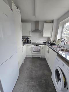 2 bedroom house to rent, Avocet Way, Bicester, OX26