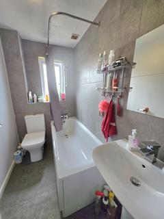 2 bedroom house to rent, Avocet Way, Bicester, OX26