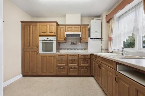 2 bedroom flat for sale, Blake Court, Newsholme Drive, London