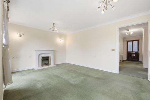 2 bedroom flat for sale, Blake Court, Newsholme Drive, London