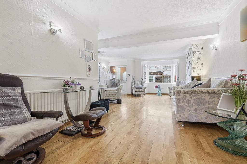 Carterhatch Road, Enfield – pohled 4