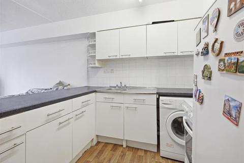 Studio for sale, Byron Court, Flamstead End Road, Cheshunt, Waltham Cross