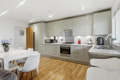 2 bedroom flat for sale, Bluebonnet Court, Ruby Mews, London