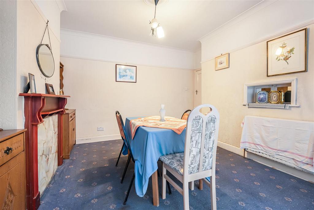 Dining room, fireplace