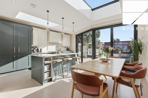 3 bedroom semi-detached house for sale, Normanshire Drive, London