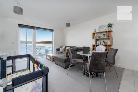 2 bedroom flat for sale, Hickman Avenue, London