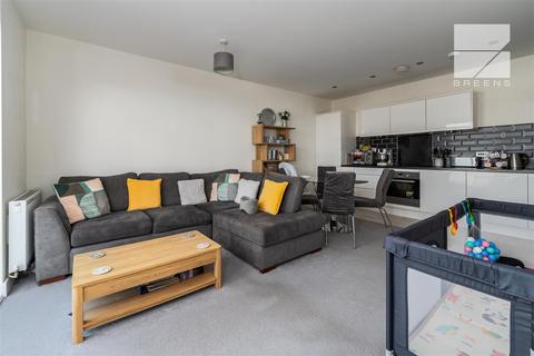 2 bedroom flat for sale, Hickman Avenue, London