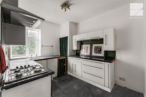 2 bedroom maisonette for sale, Broadway Parade, Highams park