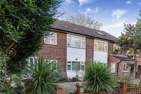 2 bedroom flat for sale, Forest Glade, London