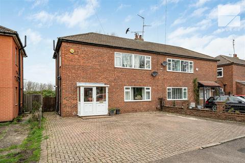 Valley Side , Chingford, E4