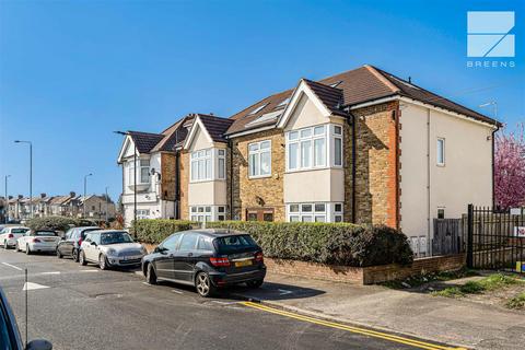 2 bedroom flat for sale, Winchester Road, Highams Park