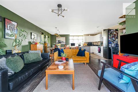 2 bedroom flat for sale, Winchester Road, Highams Park