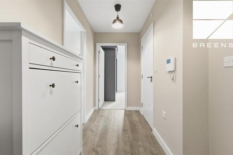 1 bedroom flat for sale, Merriam Close, London