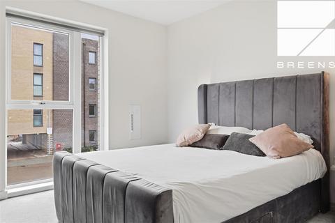1 bedroom flat for sale, Merriam Close, London