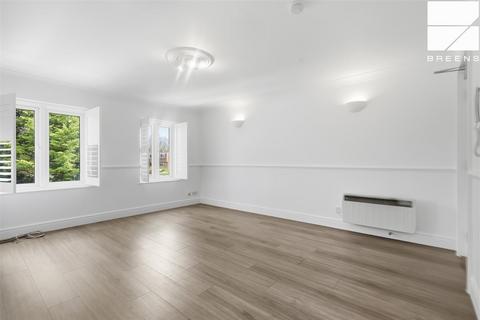 2 bedroom flat to rent, Falmouth Avenue, Highams Park, E4