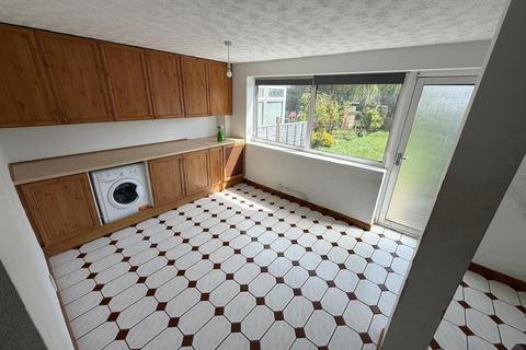 3 bedroom house to rent, The Terrace, Newgate Street, Chingford