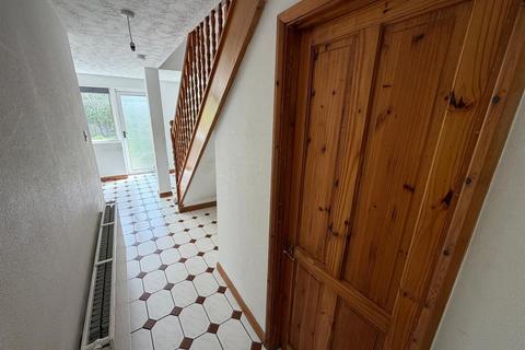 3 bedroom house to rent, The Terrace, Newgate Street, Chingford