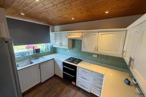 3 bedroom house to rent, The Terrace, Newgate Street, Chingford