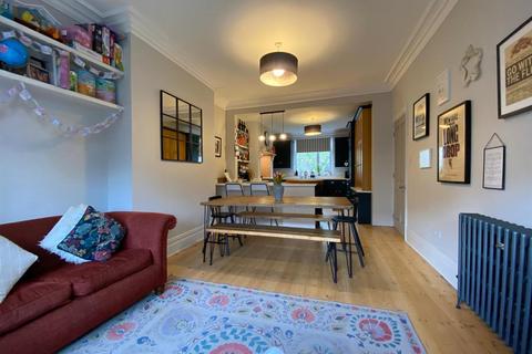 4 bedroom semi-detached house to rent, Chelford Road, Old Trafford